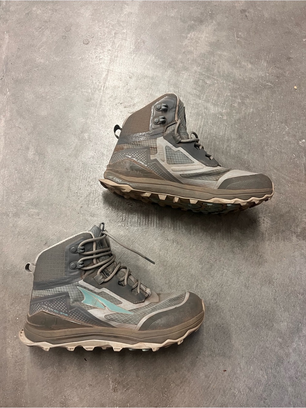 Altra Lone Peak Hiking Boots women’s 6